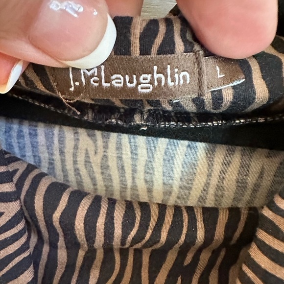J MCLAUGHLIN Brown zebra print poly spandex woman quiet luxury turtleneck L - Picture 4 of 9